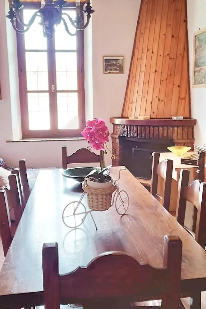 Casa Vacanze Iris E Aurora Monti di Licciana Nardi 0*,