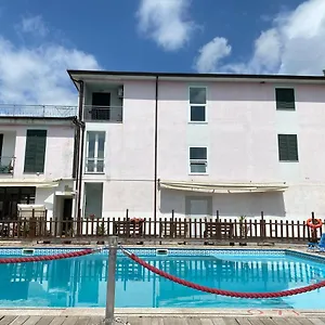  Appartamento Con Piscina